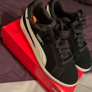 Black and white Pumas